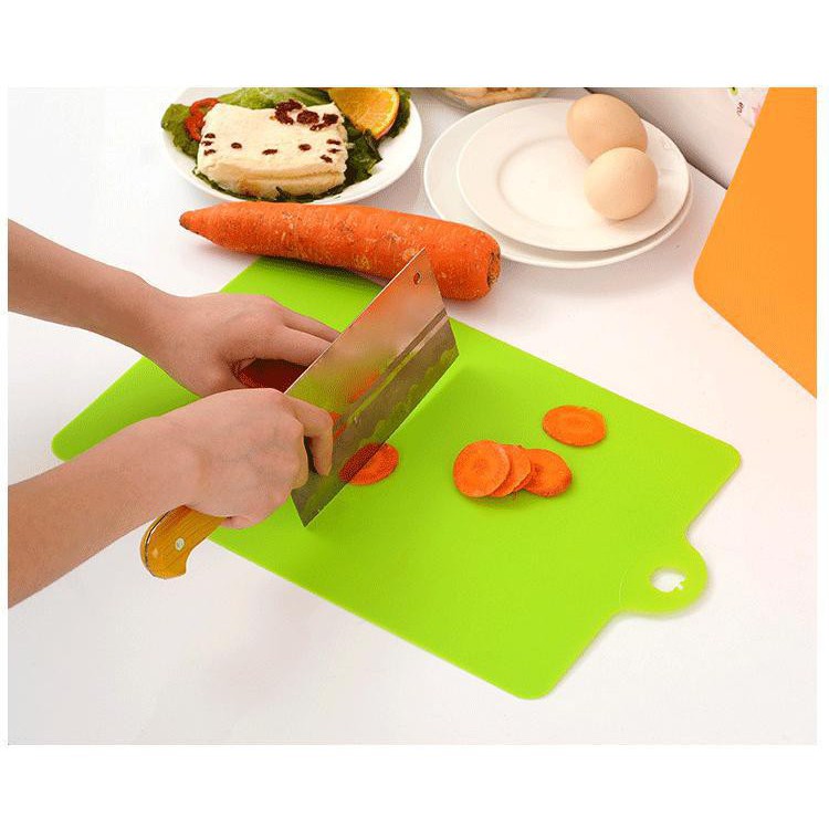 Thớt nhựa dẻo màu xanh lá nội địa Nhật Bản