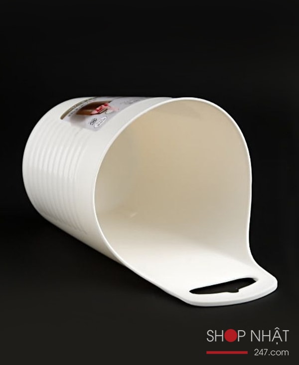 Giá để đồ dùng có móc treo