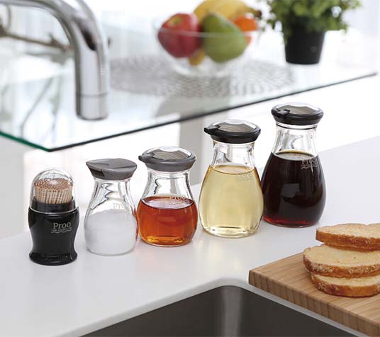 Lọ đựng dầu ăn, nước tương cao cấp Proo (màu nâu đậm)