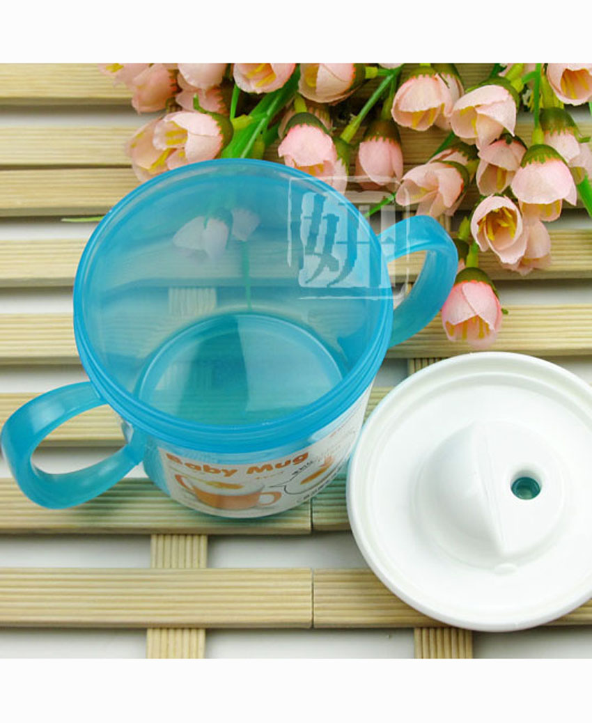 Cốc tập uông có tay cầm màu xanh