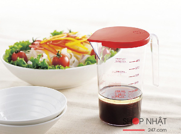 Ca chia vạch 350ml có nắp đậy (màu đỏ)