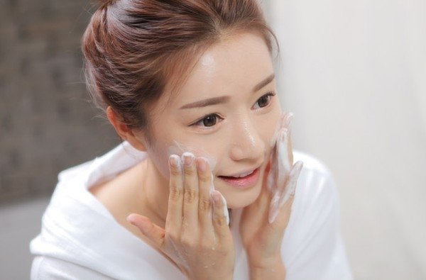Sữa rửa mặt dưỡng ẩm Hadalabo 100g